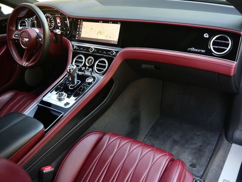 Used 2024 Bentley Continental GT Azure AWD/4WD image 2
