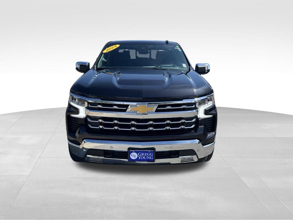 Used 2024 Chevrolet Silverado 1500 LTZ AWD/4WD image 10