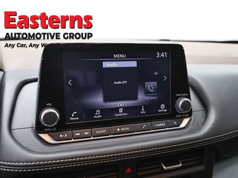 Used 2023 Nissan Rogue S AWD/4WD image 19