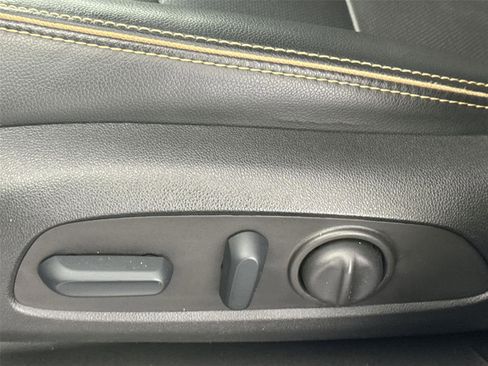 Used 2022 GMC Terrain AT4 w/ Infotainment Package II image 12