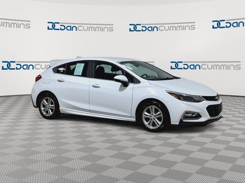 Used 2017 Chevrolet Cruze LT w/ Convenience Package image 2