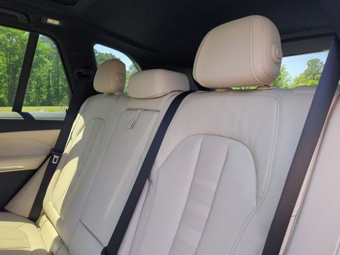 Used 2021 BMW X5 xDrive40i w/ Premium Package image 29