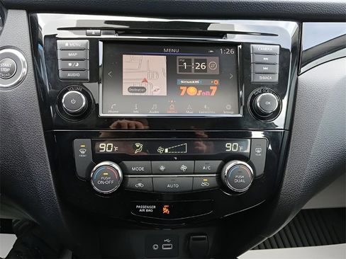 Used 2022 Nissan Rogue Sport SL w/ Premium Package image 10