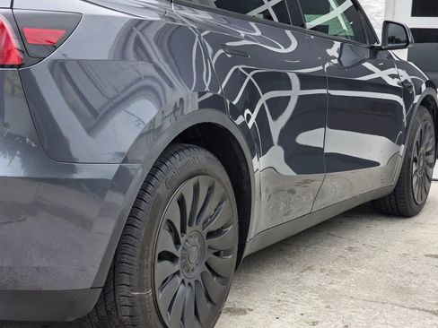 Used 2023 Tesla Model Y Long Range AWD/4WD image 39