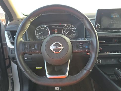 Used 2023 Nissan Rogue SV w/ SV Premium B Package FWD image 18