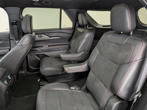 Used 2025 Ford Explorer ST w/ Sun And Sound Package image 22