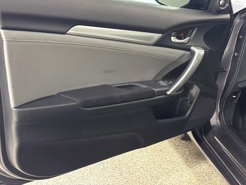 Used 2017 Honda Civic EX-T image 11