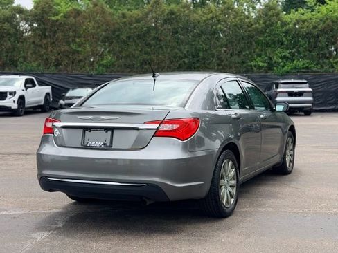 Used 2013 Chrysler 200 Touring FWD image 4