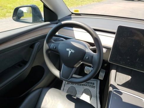 Used 2024 Tesla Model Y Performance AWD/4WD image 18