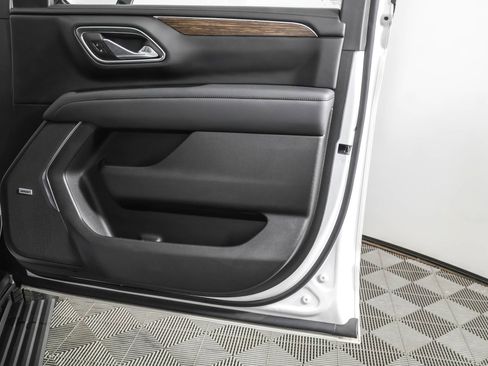 Used 2024 Chevrolet Suburban High Country image 56