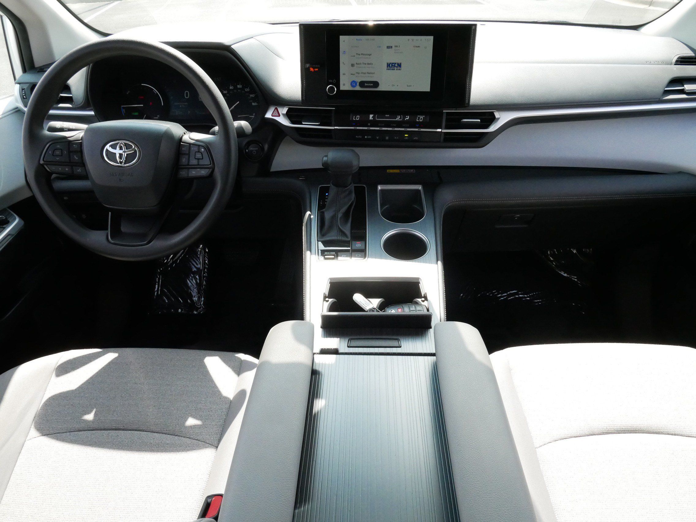 Certified 2026 Toyota Sienna LE FWD image 10
