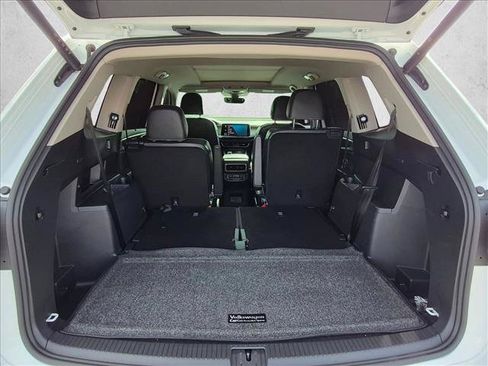 Used 2024 Volkswagen Atlas SE FWD image 6