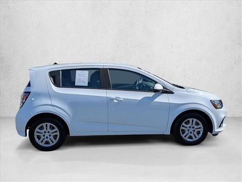 Used 2017 Chevrolet Sonic LT FWD image 4