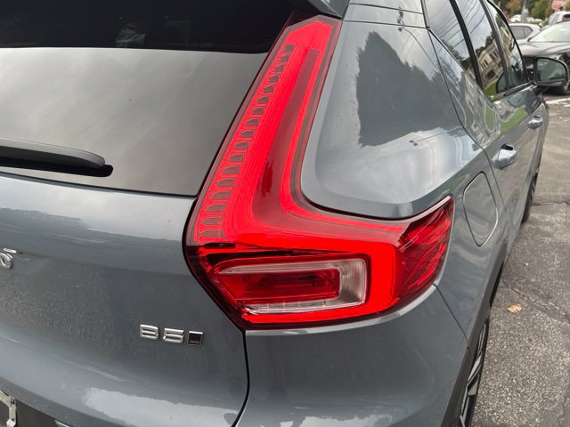 Used 2023 Volvo XC40 B5 Plus w/ Driver Assist Package AWD/4WD image 9