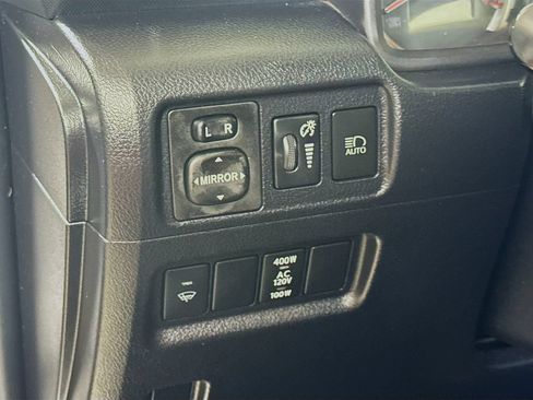 Certified 2021 Toyota 4Runner Venture w/ Moonroof Package AWD/4WD image 11