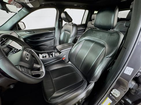 Used 2024 Jeep Grand Cherokee L Limited w/ Luxury Tech Group II image 15