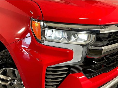 Used 2024 Chevrolet Silverado 1500 LT image 40