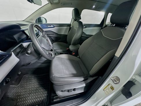 Used 2023 Volkswagen Taos SE image 13