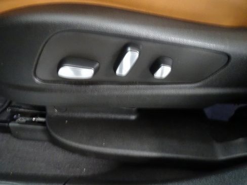 Used 2022 Cadillac XT5 Premium Luxury image 3