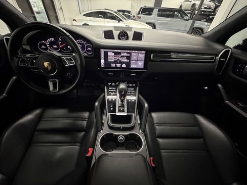 Used 2021 Porsche Cayenne Turbo AWD/4WD image 15