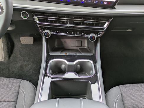 New 2026 Chevrolet Traverse LT image 21