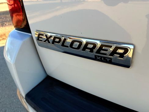 Used 2010 Ford Explorer XLT image 52