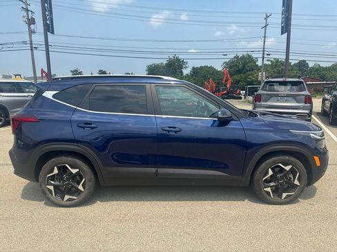 Certified 2024 Kia Seltos EX AWD/4WD image 8