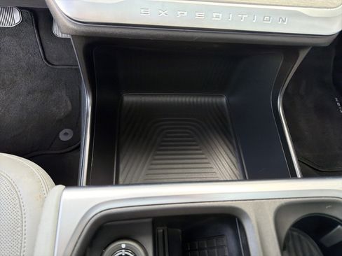 Certified 2025 Ford Expedition Platinum w/ Driver's Package AWD/4WD image 56