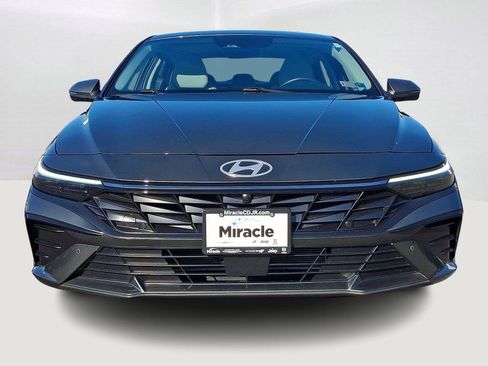Used 2024 Hyundai Elantra Limited FWD image 2