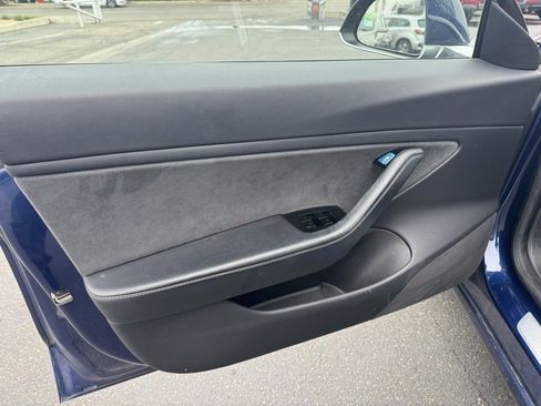 Used 2018 Tesla Model 3 Long Range image 10