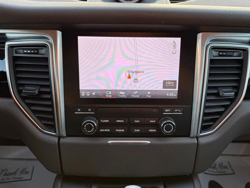 Used 2017 Porsche Macan Sport Edition image 25