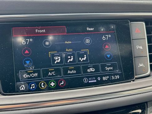 Used 2023 Buick Enclave Essence AWD/4WD image 17
