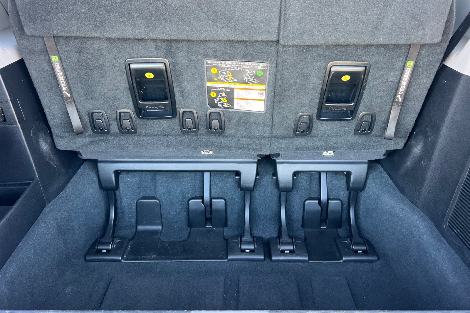Used 2020 Toyota Sienna SE w/ Carpet Mat Package FWD image 16