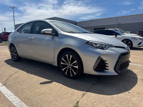 Used 2019 Toyota Corolla SE FWD image 3