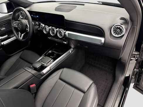 Used 2023 Mercedes-Benz GLB 250 image 16
