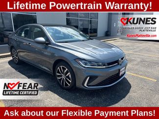 Used 2025 Volkswagen Jetta SE FWD video 1