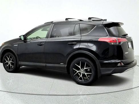 Used 2018 Toyota RAV4 SE AWD/4WD image 7