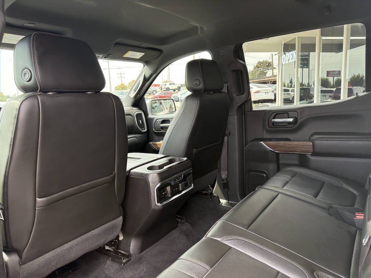 Used 2019 Chevrolet Silverado 1500 High Country w/ Technology Package AWD/4WD image 28