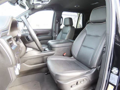 Used 2023 GMC Yukon SLT image 12