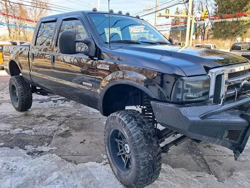 Used 2005 Ford F350 XLT image 3