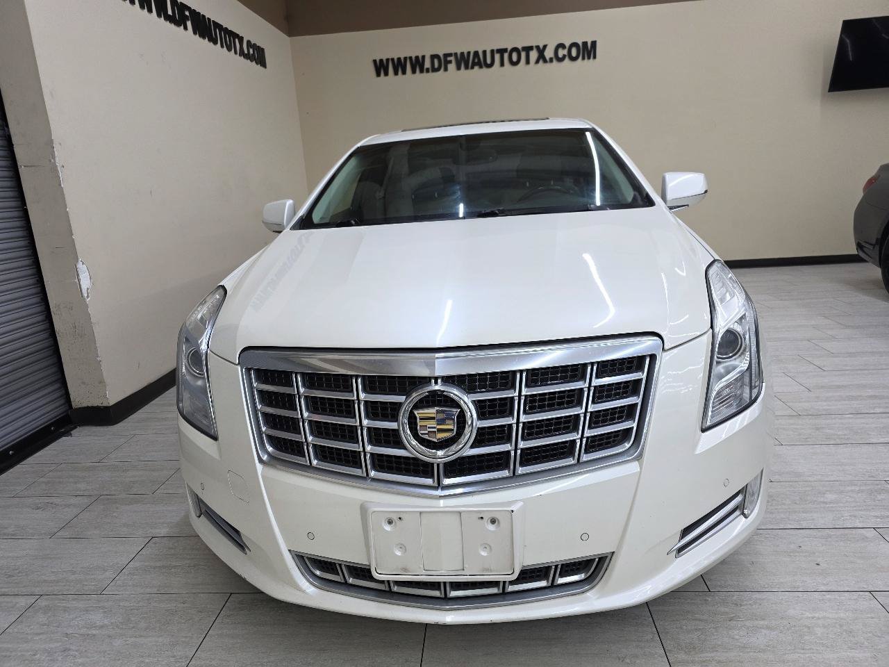 Used 2013 Cadillac XTS Luxury FWD image 4