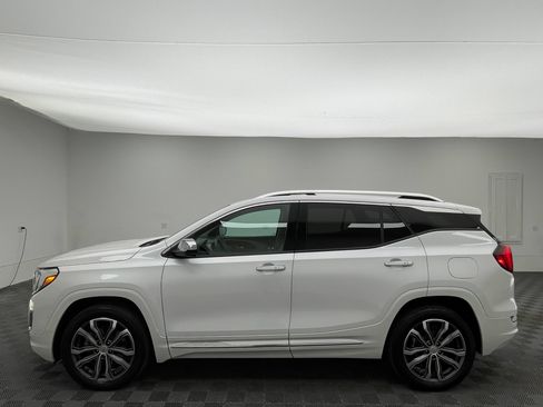 Used 2020 GMC Terrain Denali w/ Denali Premium Package AWD/4WD image 13