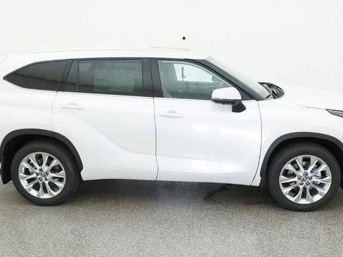 New 2026 Toyota Highlander Limited AWD/4WD image 11