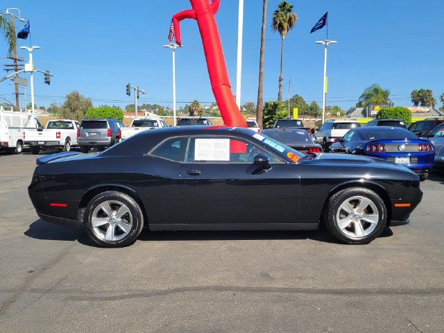 Used 2019 Dodge Challenger SXT RWD image 28