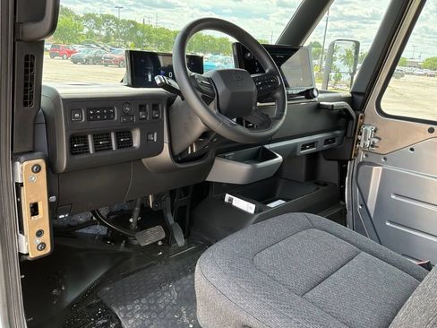 Used 2024 Chevrolet Brightdrop 600 w/ Commercial Equipment Package AWD/4WD image 10