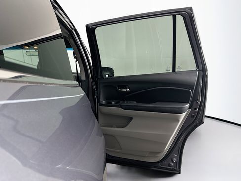 Used 2016 Honda Pilot EX image 29