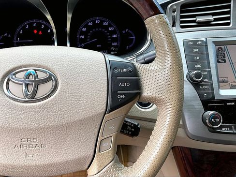 Used 2012 Toyota Avalon Limited FWD image 11