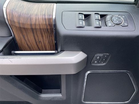 Used 2019 Ford F150 Lariat image 24