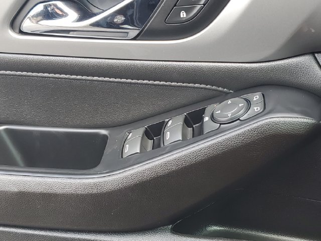 Used 2023 Chevrolet Traverse LT FWD image 24