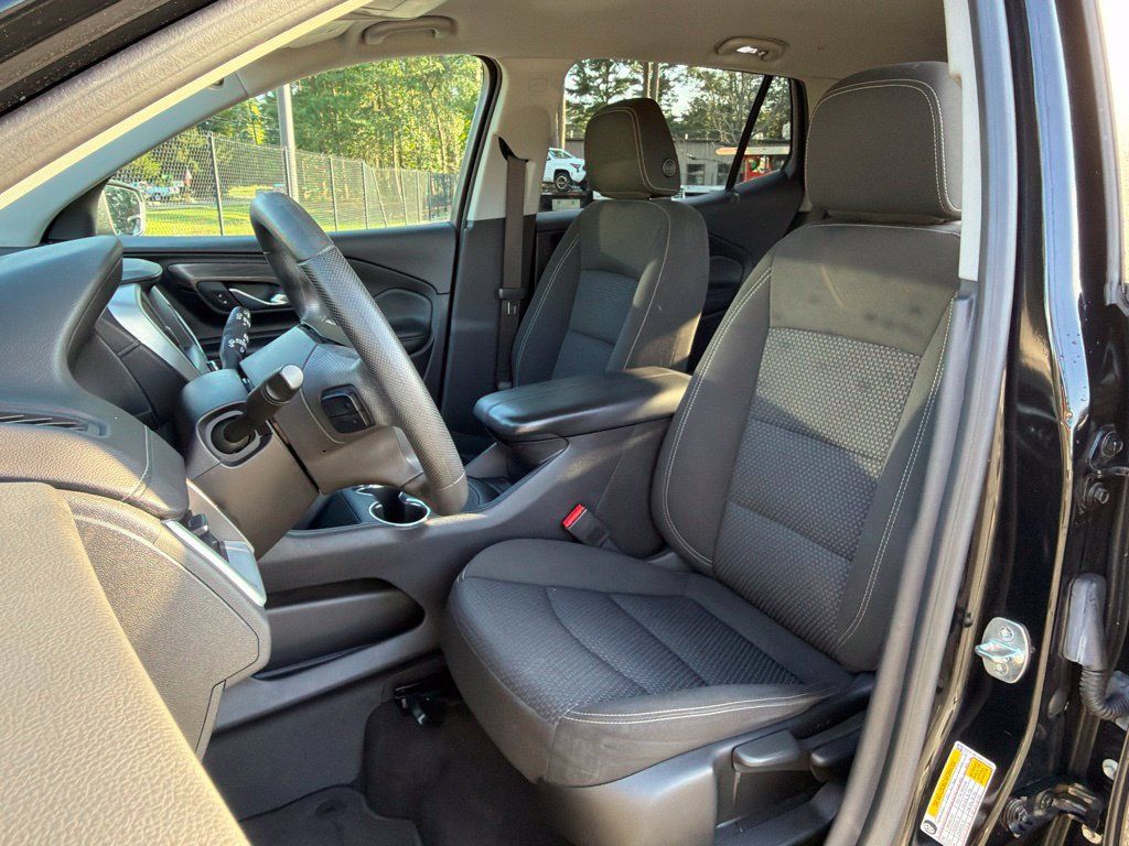 Used 2023 GMC Terrain SLE w/ Elevation Edition FWD image 18